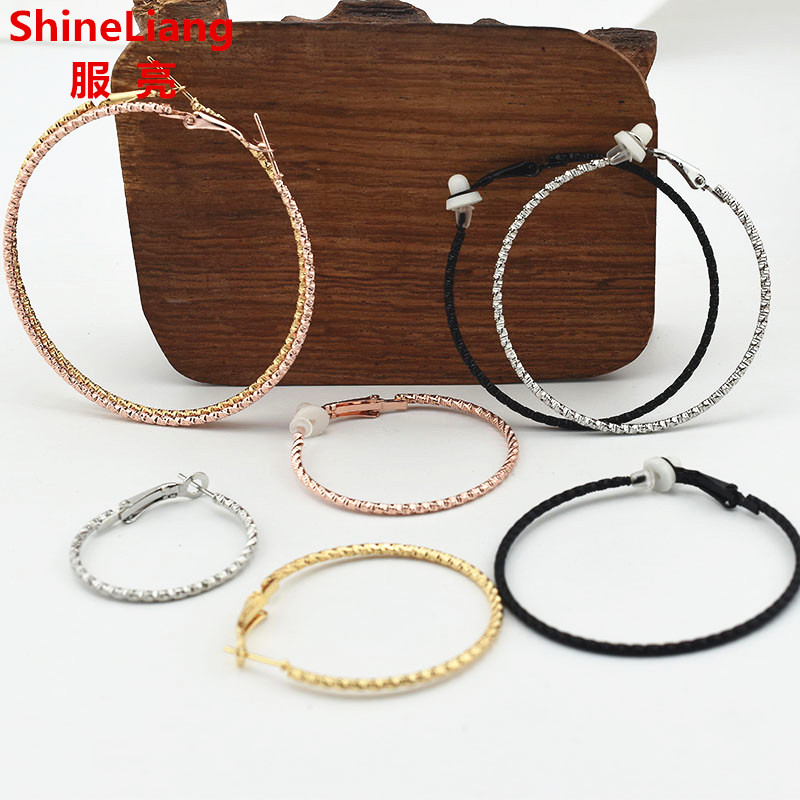 여성용 클립온 귀걸이 얇은 원형 양각 패턴 반짝이는 질 - Street Fashion Earrings 리뷰 및 가격